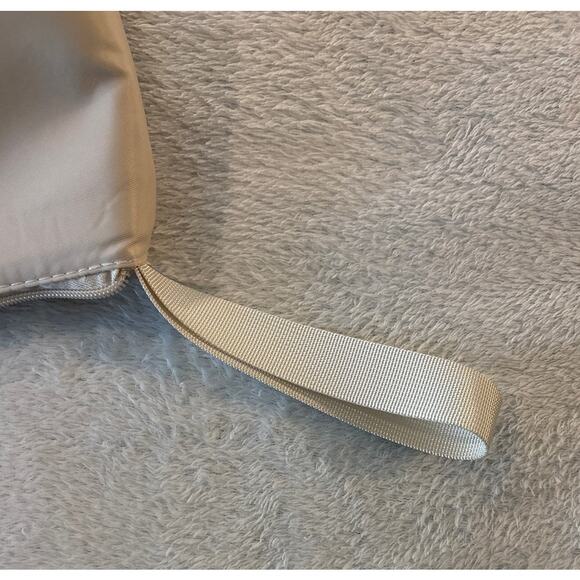 Mokura Heat Resistant Flat Iron Travel Case w/ Detachable Mat Beige - Picture 6 of 9